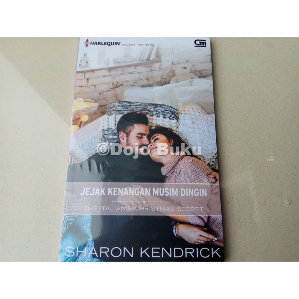 Harlequin Koleksi Istimewa: Jejak Kenangan Musim Dingin (The Italian's Christmas Secret) Sharon K