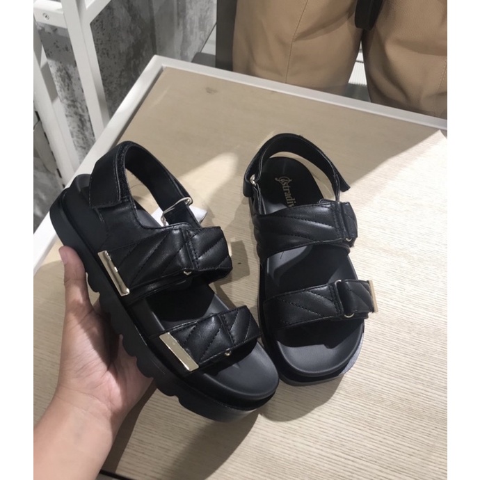 sepatu sandal hitam stradivarius sale