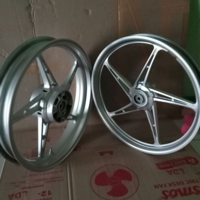 Velg Pelk Racing Motor Yamaha Jupiter Mx New 135 Cc Silver Copotan Original Yamaha
