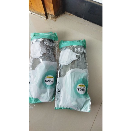 masker KF94 abu