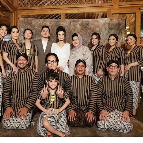 kebaya wanita SALEE.. Baju Lurik Jawa Pria Sorjan Lurik Couple Pria Wanita Pakaian Adat Jawa Khutu J