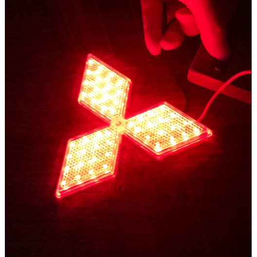Emblem Logo Mitsubishi Merah Dengan Lampu LED 48titik 24volt
