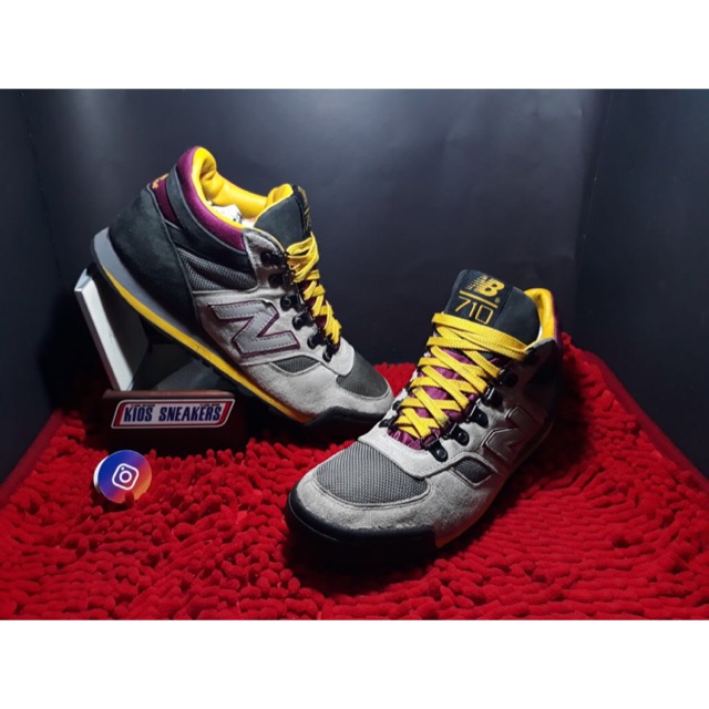 New Balance 710