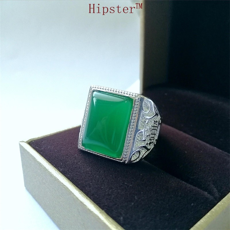 Classic Retro Personality Luxury Square Emerald Ring