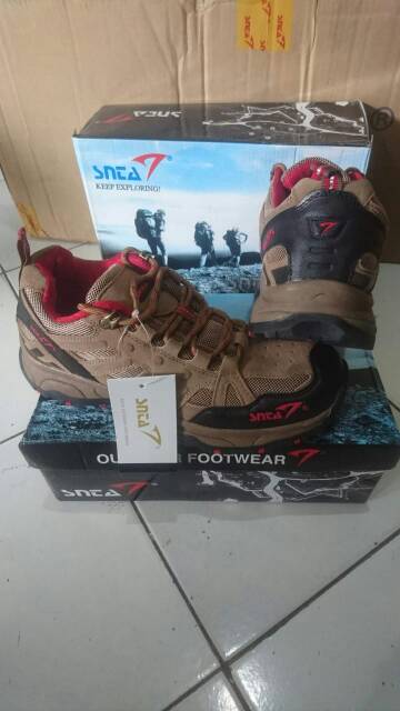 Sepatu Outdoor/gunung Snta seri 434 brown/red