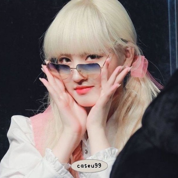 love sunglasses gradation like a Taeyeon umji ryujin yeji itzy seulgi red Velvet Eric haknyeon the boys seonghwa ateez Lisa blackpink lizz ive// kacamata hati gradasi KPop frame besi