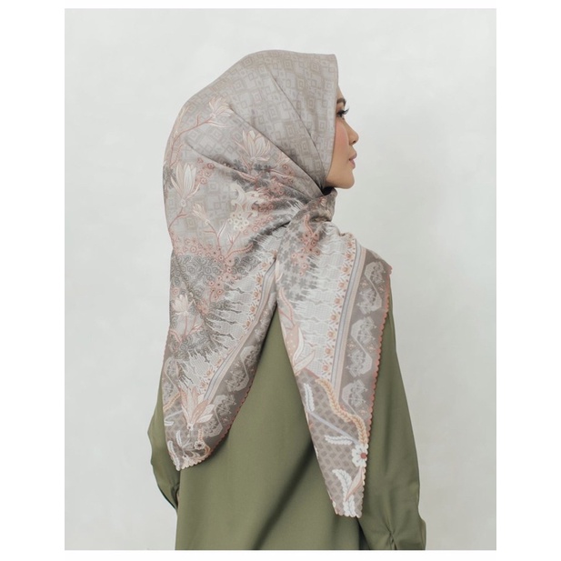 magnolia scarf wearing klamby (Ready)