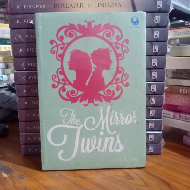 obral buku murah Novel best seller // remaja // wattpad // fantasi // sastra // fiksi // non fiksi part 32-The mirror 11