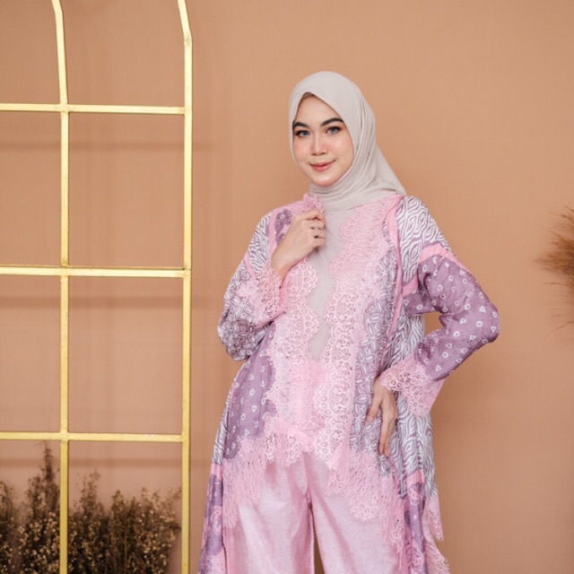 Hanna Lace Set Kebaya  Renda Lace Kulot Batik  Viscose  