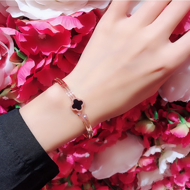 Inilah Gambar Bunga Mawar Menusuk Tangan Jaman Now - Informasi Seputar