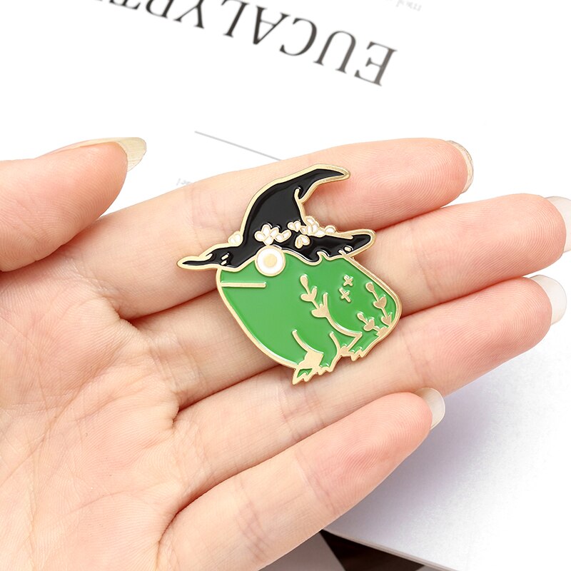 Bros Pin Enamel Desain Kartun Hewan Katak Penyihir Untuk Hadiah Anak