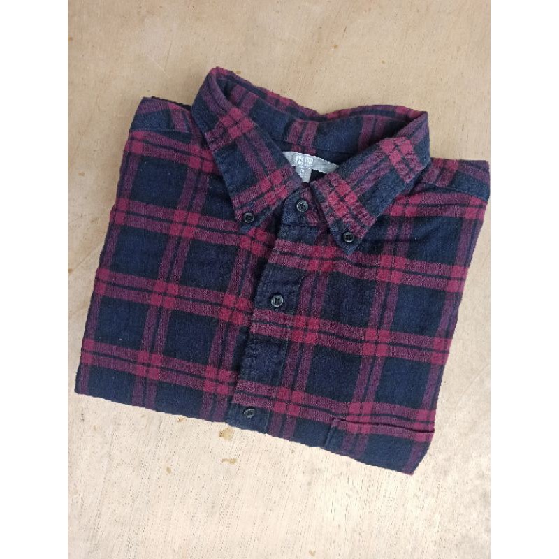 Kemeja Flannel Uniqlo XL merah hitam