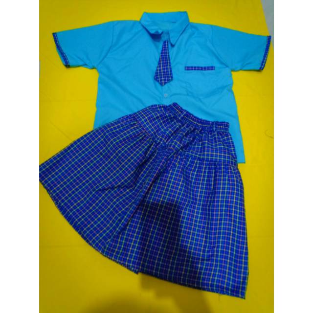 Seragam TK biru kotak2