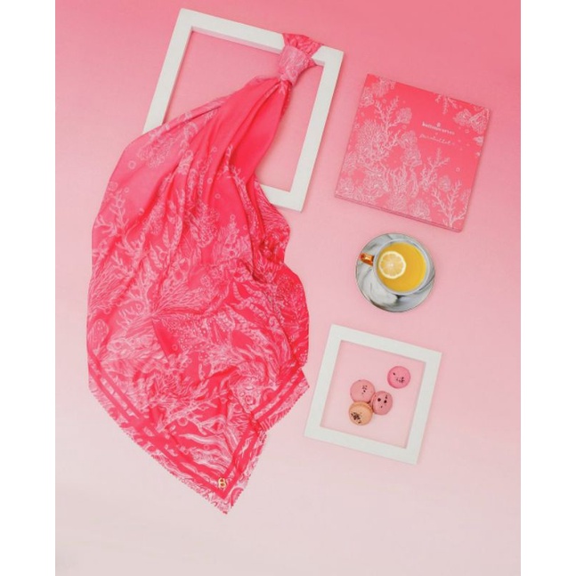 Buttonscarves El Mar Minorca Conch