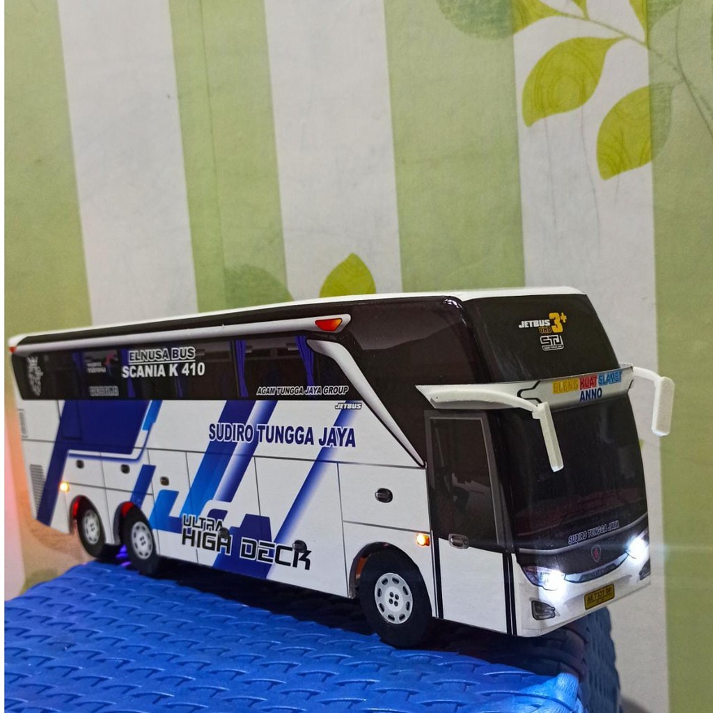 Miniatur bus bis  SUDIRO TUNGGA JAYA UHD  plus lampu