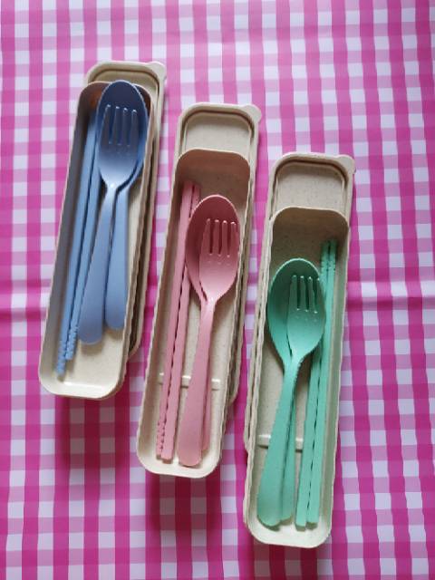 Set alat makan jerami portable