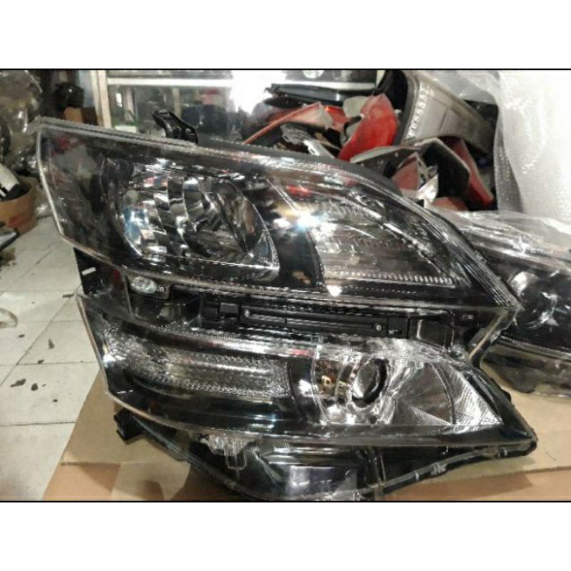 headlamp toyota Vellfire 2012 kanan