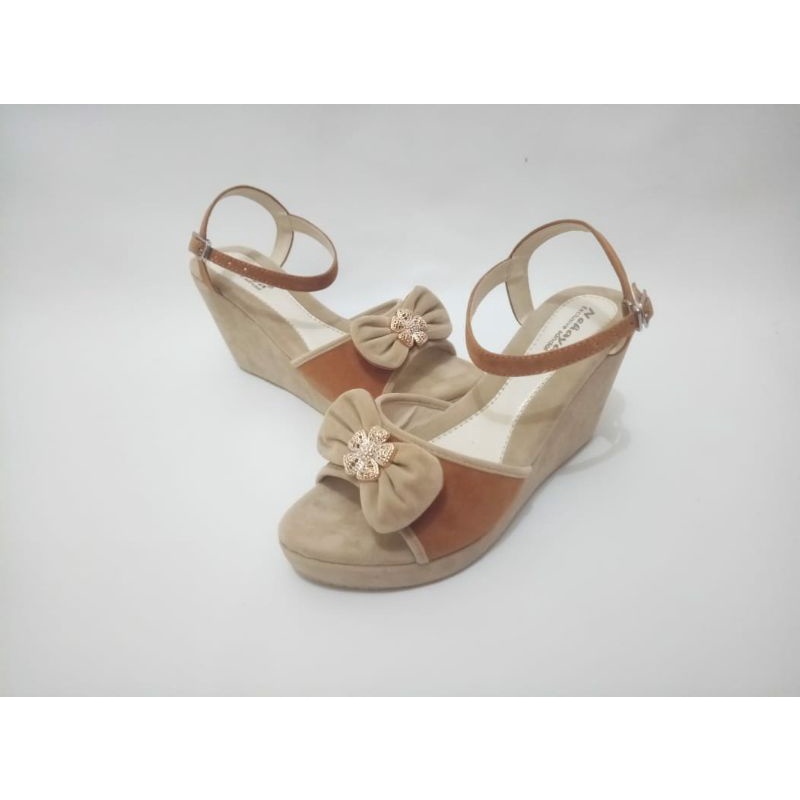 Wedges Wanita Bahan Suede (NHY 02)