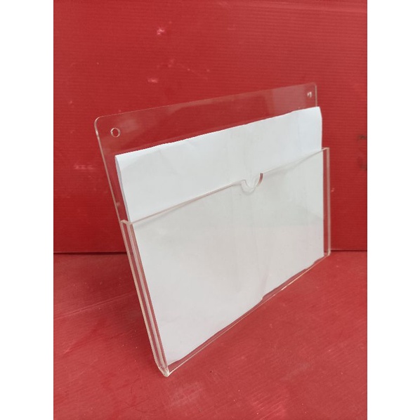 akrilik tempat brosur dinding