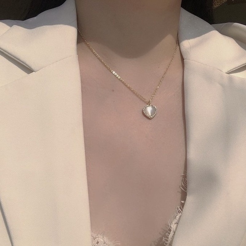 Korean Fashion Temperament Opal Love Pendant Necklace New Clavicle Chain