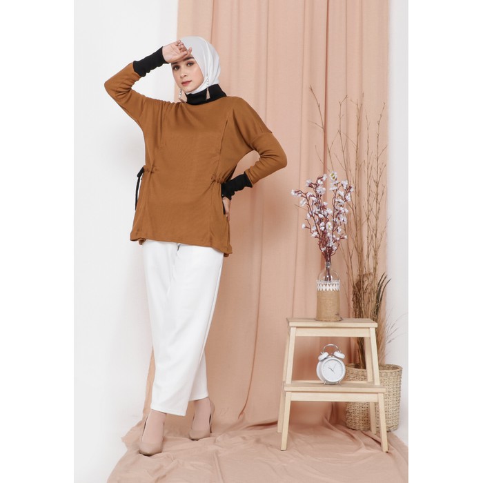 Hijab Ellysha CASHMERE DOUBLE TIED TURTLE BLOUSE BROWN