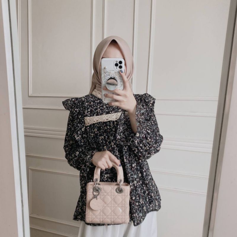 Nama Produk: New Dalea Lace Ruffle Blouse