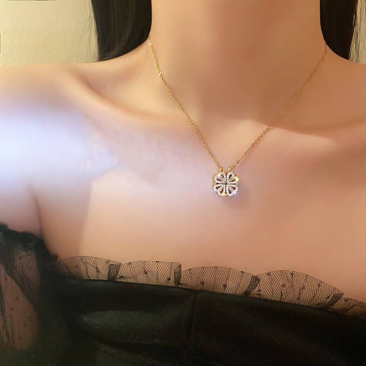 Kalung Titanium Wanita Proyeksi Bulan Hati &quot;I love you&quot; Berlian Kristal Emas 18k Anti Karat Perhiasan Korea