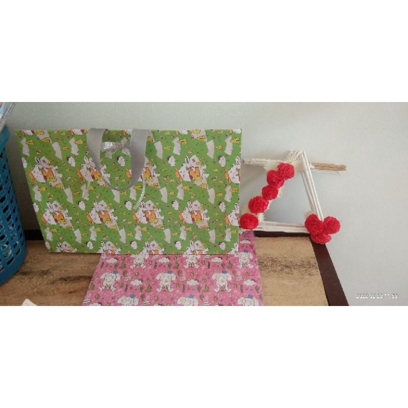 

kertas kado paperbags