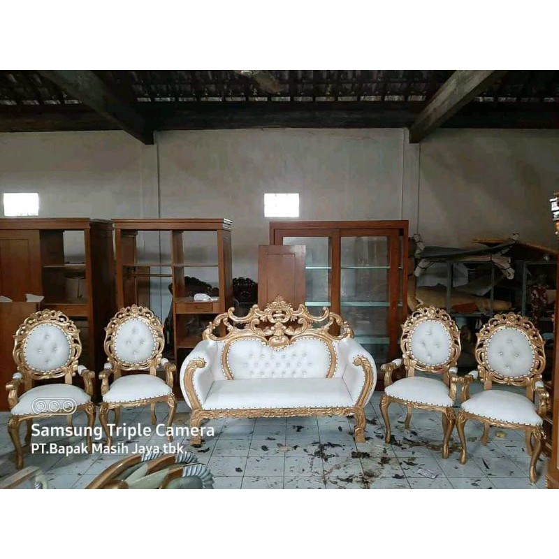 sofa wayang/kursi pelaminan murah /kursi pelaminan ukir/kursi raja salman