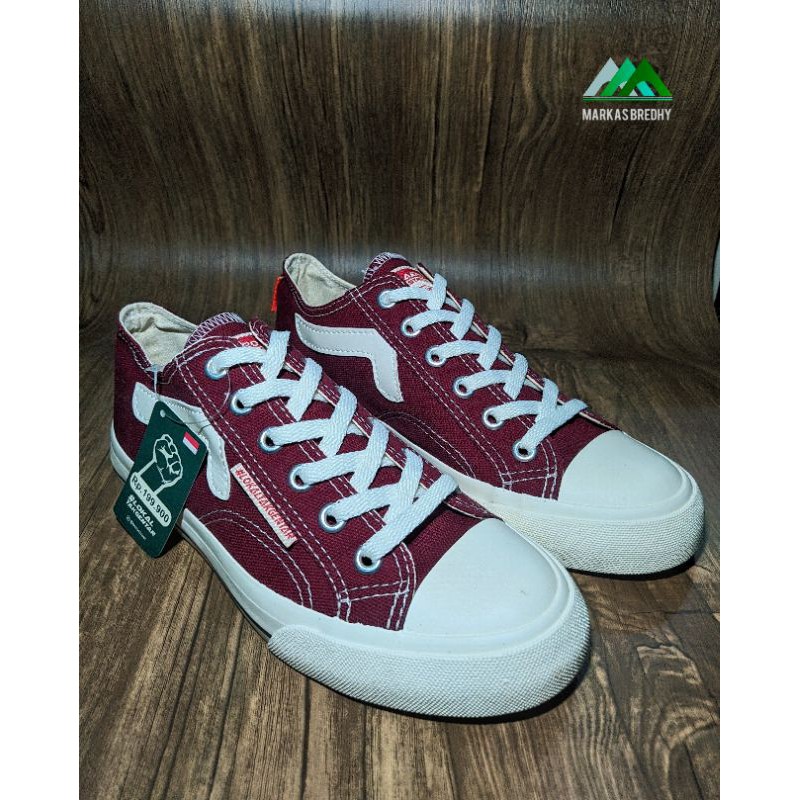 Aerostreet Jhosse Low Navy/Maroon