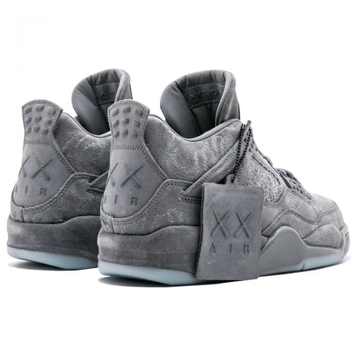 TERLARIS SEPATU BASKET NIKE AIR JORDAN 4 X KAWS