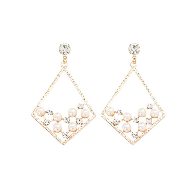 LRC Anting Tusuk Fashion Golden Diamond Alloy Acrylic Diamond Pearl Earrings K10051