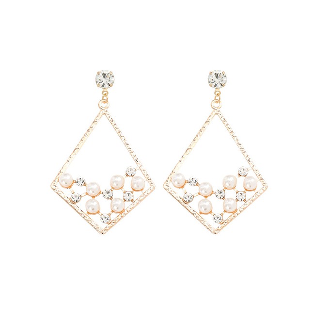 LRC Anting Tusuk Fashion Golden Diamond Alloy Acrylic Diamond Pearl Earrings K10051