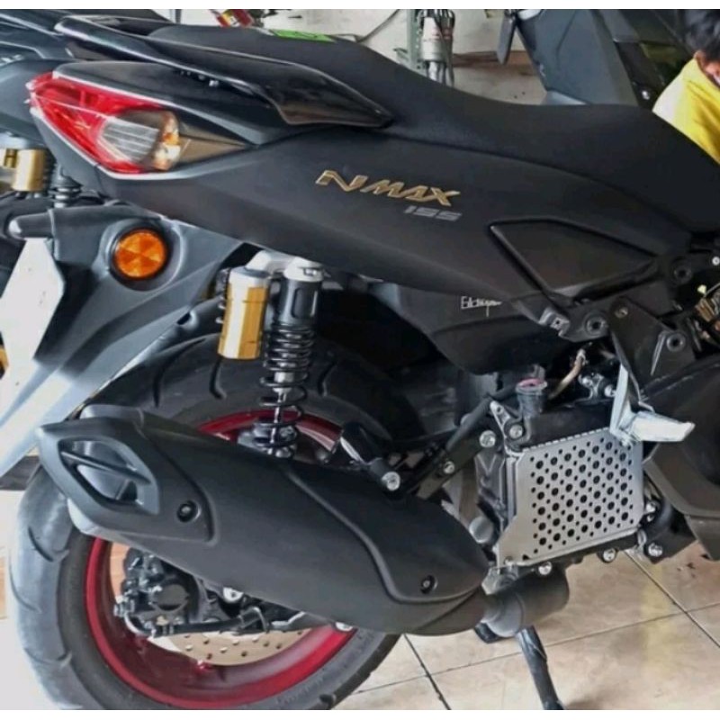 Tutup cover radiator cnc NMAX N max nmax aerox lexi almunium cnc motif bulat plus baut boshing