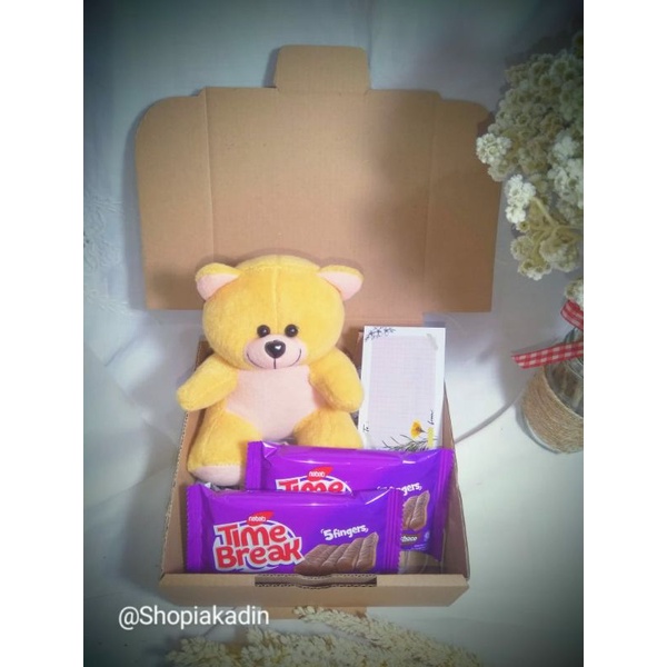 

Gift Box murah Annisa Ulang tahun/hempers wisuda