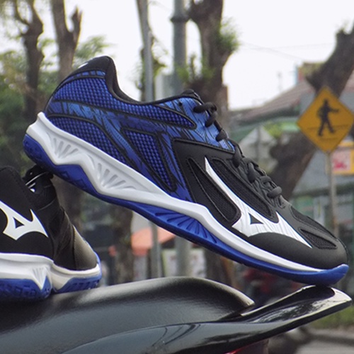 Sepatu Mizuno Voly Thunder Blade 3 Low Black White Violet