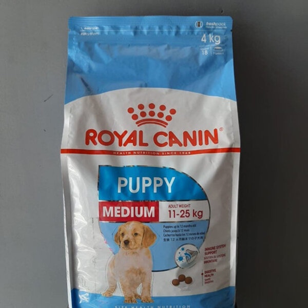 Royal Canin Medium Puppy Junior 4kg 4 kg RC Makanan Anak Anjing Sedang