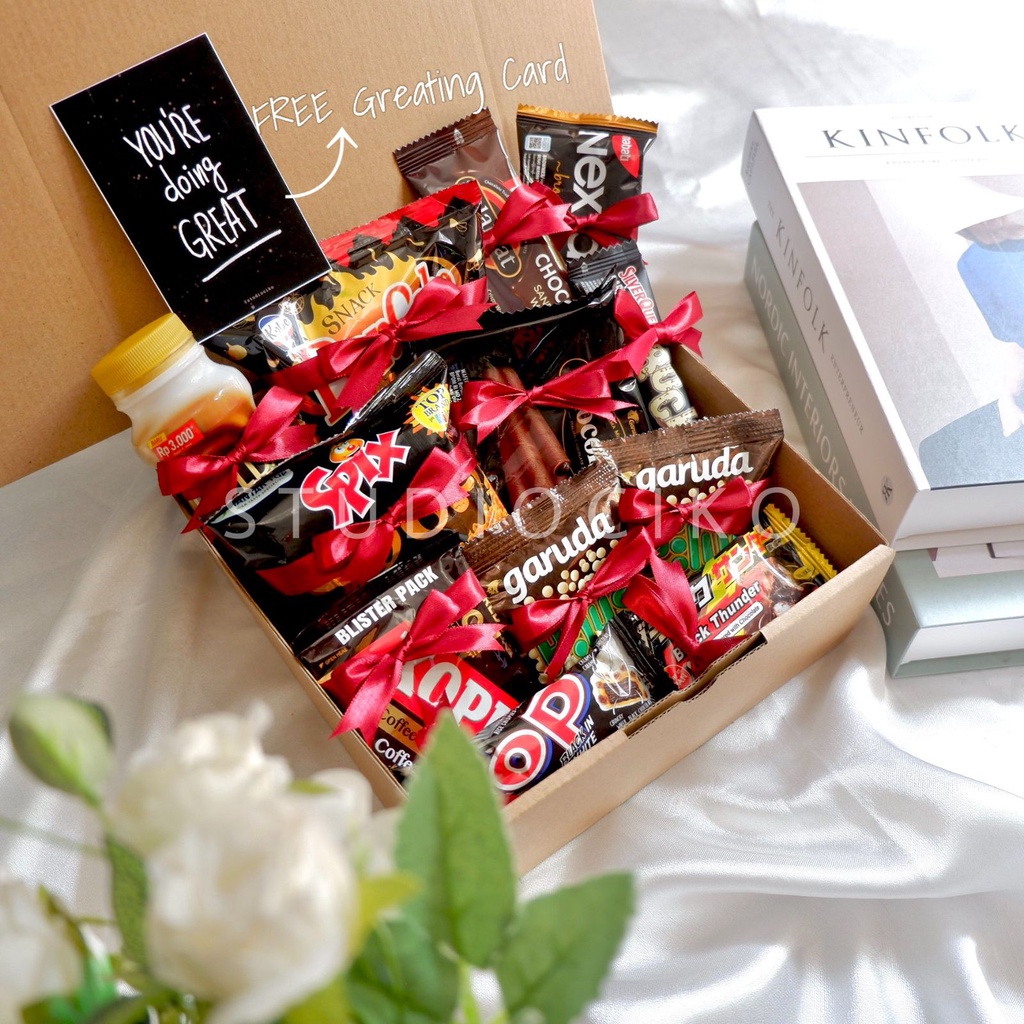 Kado Snack Box Ulang Tahun Cowok Cewek Valentine Hampers Lebaran Black Series