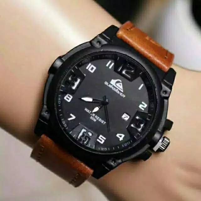 Jam Tangan Pria QuickSilver Tanggal aktif Kecil (Starp Kulit)