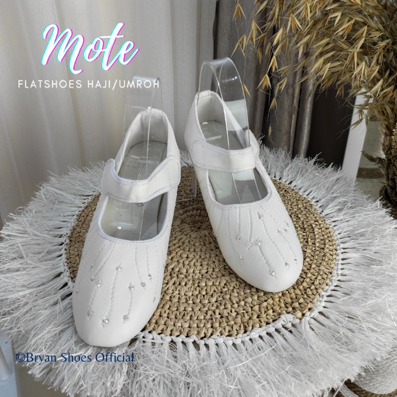 Bryan Sepatu Haji Umrah Flatshoes Putih Bordir Mote Exclusive Ori by Ardha 38-42 PNS Farmasi Kantor