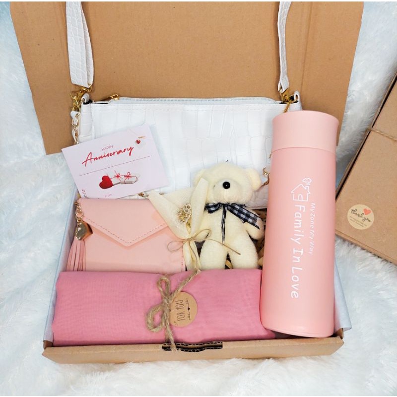 [Pink White Uhuy] Hampers Giftbox Tas Kado Ulang Tahun Cewek Kado Pernikahan