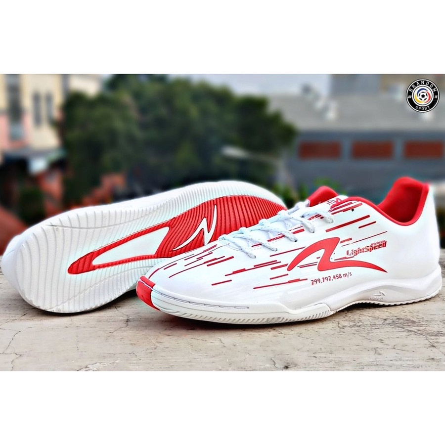 Sepatu Futsal Specs Terbaru 2022 Sepatu futsal specs lightspeed reborn SNEAKERS Olahraga Pria Origin