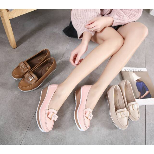 Sepatu burberry wedges (A3)