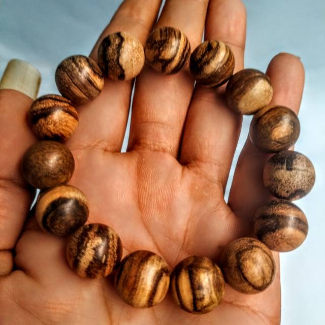 gelang kayu gaharu zebra 16mm