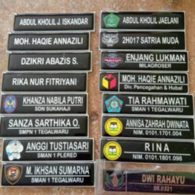 

NAMA DADA/PAPAN NAMA/NAMETAG AKRILIK PENITI MAGNET