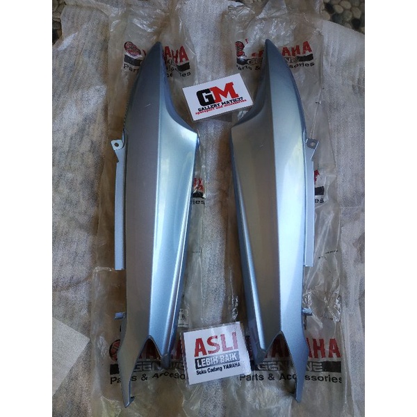 cover body belakang Yamaha Mio sporty original ORI YGP biru muda 2004 2005 sepasang kanan kiri