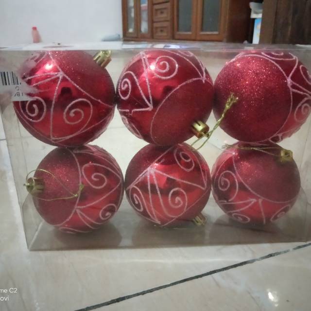 Bola bola besar hiasan pohon natal