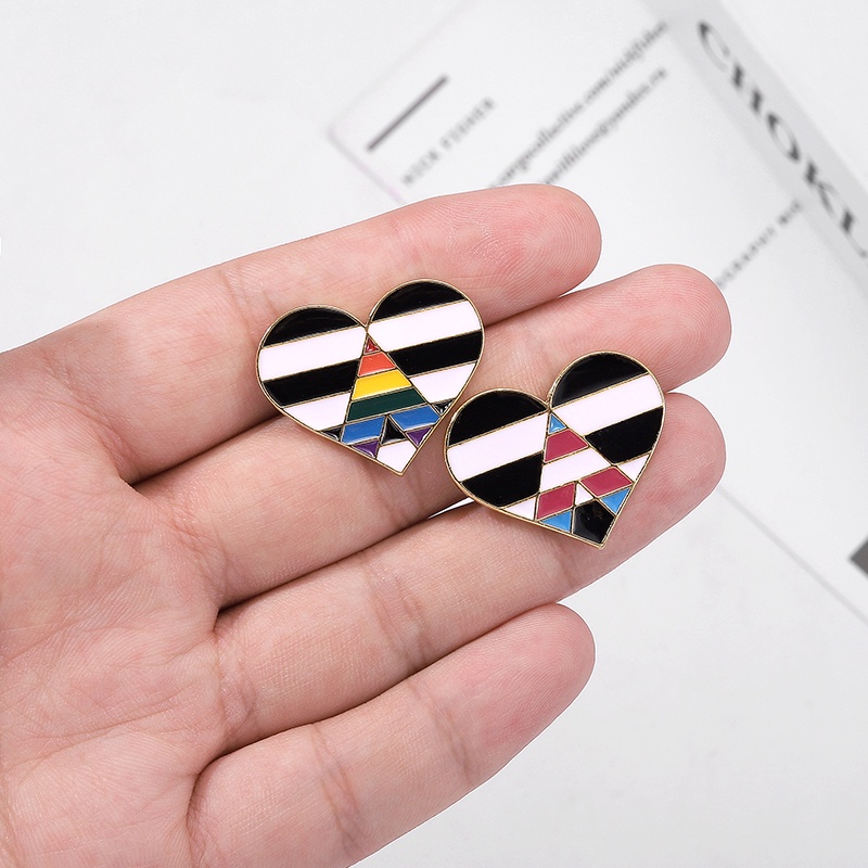 Bros Pin Enamel Bentuk Hati Motif Garis Hitam Putih Untuk Aksesoris Perhiasan