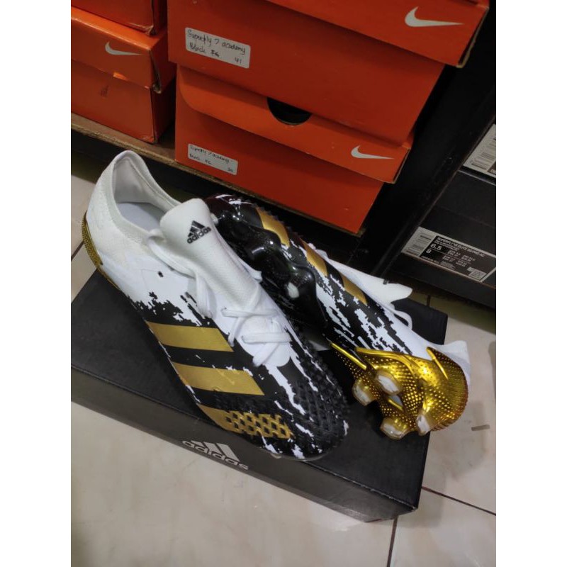 Sepatu Bola Adidas Predator Mutator 20.1 White Black Gold FG Replika