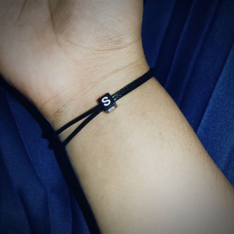 GELANG TALI HITAM DADU HITAM / GELANG KUBUS HITAM / GELANG INISIAL NAMA / GELANG COUPLE